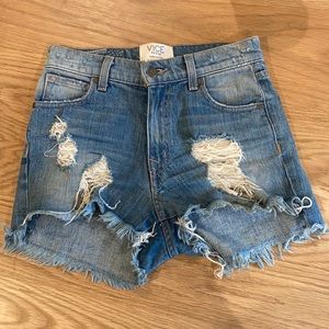 Revice Demin distressed shorts